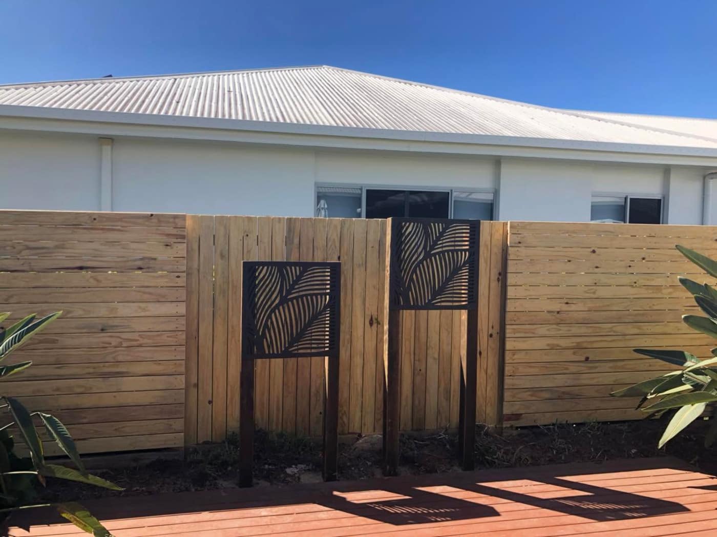 Paling Boundary with Feature Screens